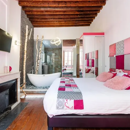 Le Xvi De La Rose Apartment