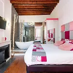 Le Xvi De La Rose Apartment