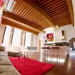 Le Xvi De La Rose Apartment