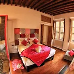 Apartment Le Xvi De La Rose
